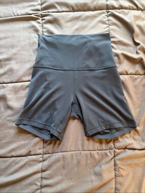 lululemon Align Super High Rise 6” Shorts in Black